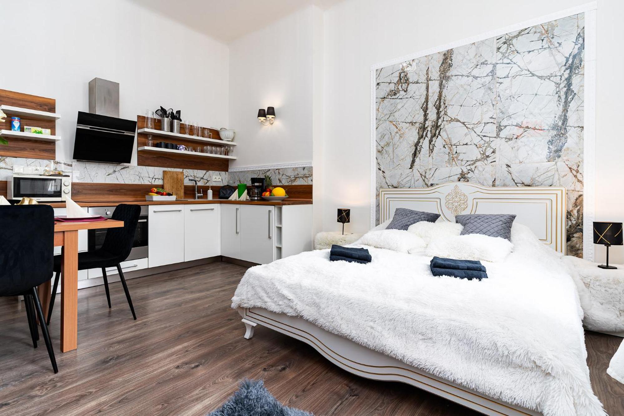 Grand Deluxe Suite Прага Екстериор снимка