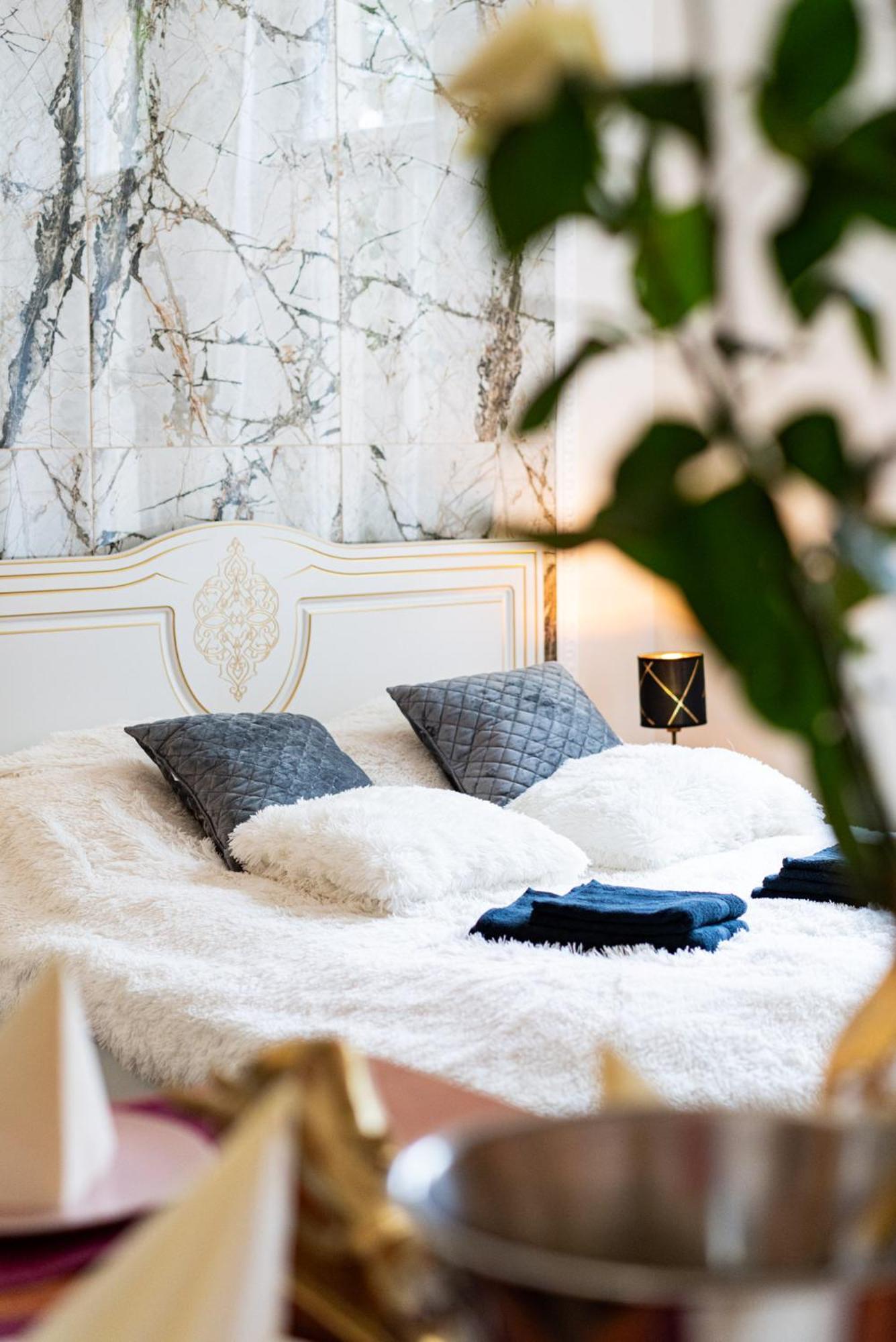 Grand Deluxe Suite Прага Екстериор снимка